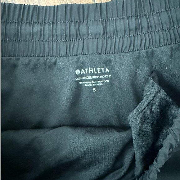 Athleta Mesh Racer Run Short 4" Size S - Picture 4 of 5